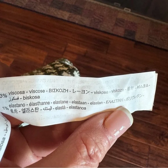 Zara’s Green and Ecru knit outfit/set. Size Large  worn one, like new condition! - Picture 13 of 13